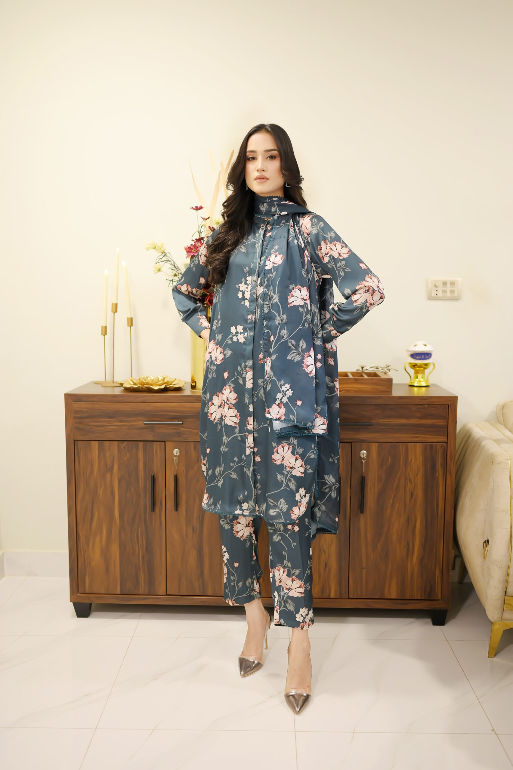 Silver Bloom – Grey 3-Piece Silk & Georgette Suit UK - Image 4