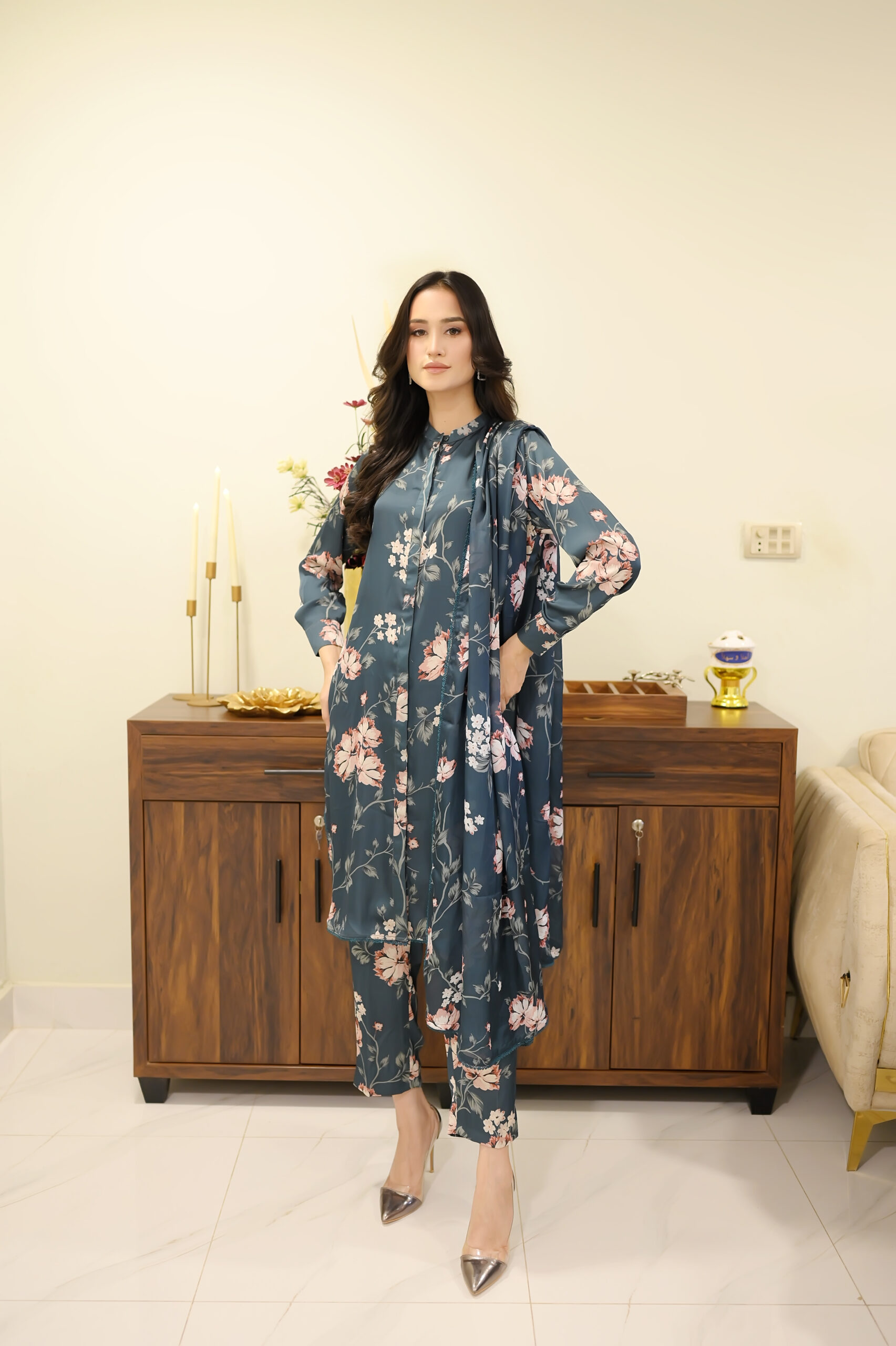 Silver Bloom – Grey 3-Piece Silk & Georgette Suit UK - Image 3